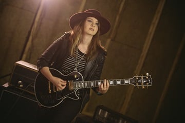 The Hot Damn – Laurie Buchanan